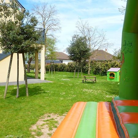Residence Le Bois Flotte Merville-Franceville-Plage Exterior photo