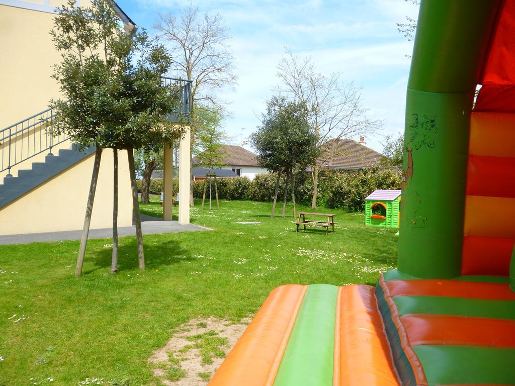 Residence Le Bois Flotte Merville-Franceville-Plage Exterior photo