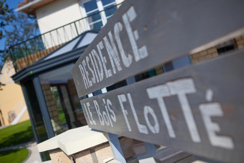 Residence Le Bois Flotte Merville-Franceville-Plage Exterior photo
