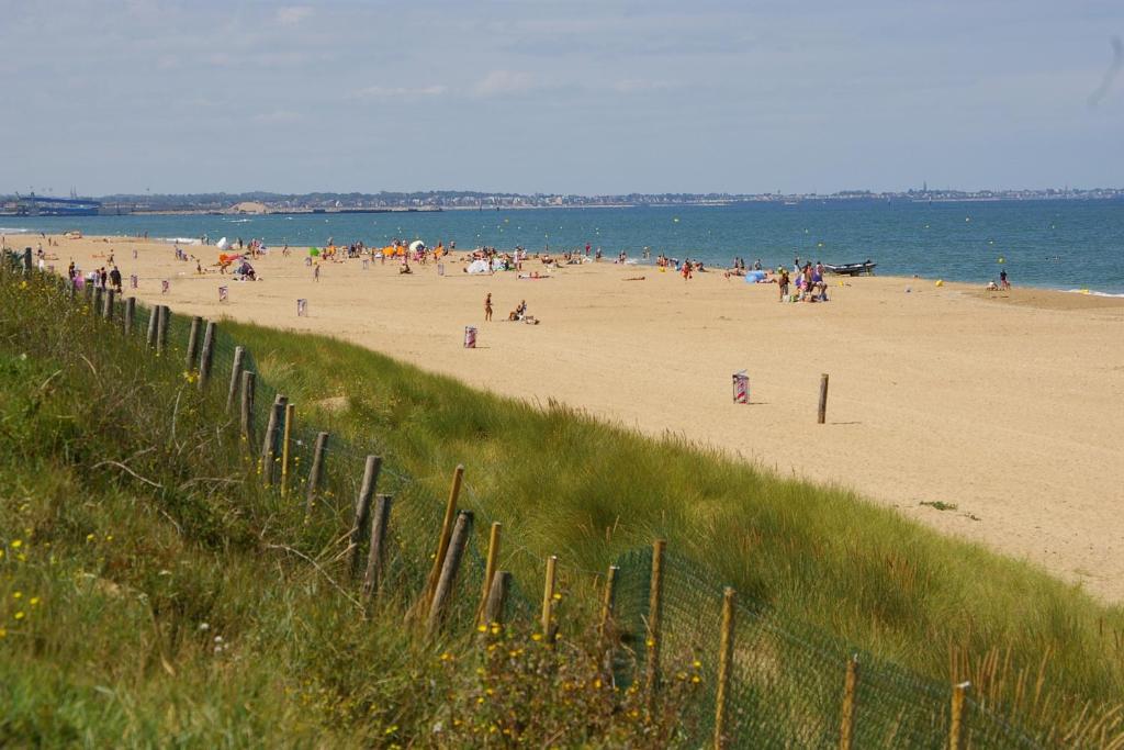 Residence Le Bois Flotte Merville-Franceville-Plage Exterior photo