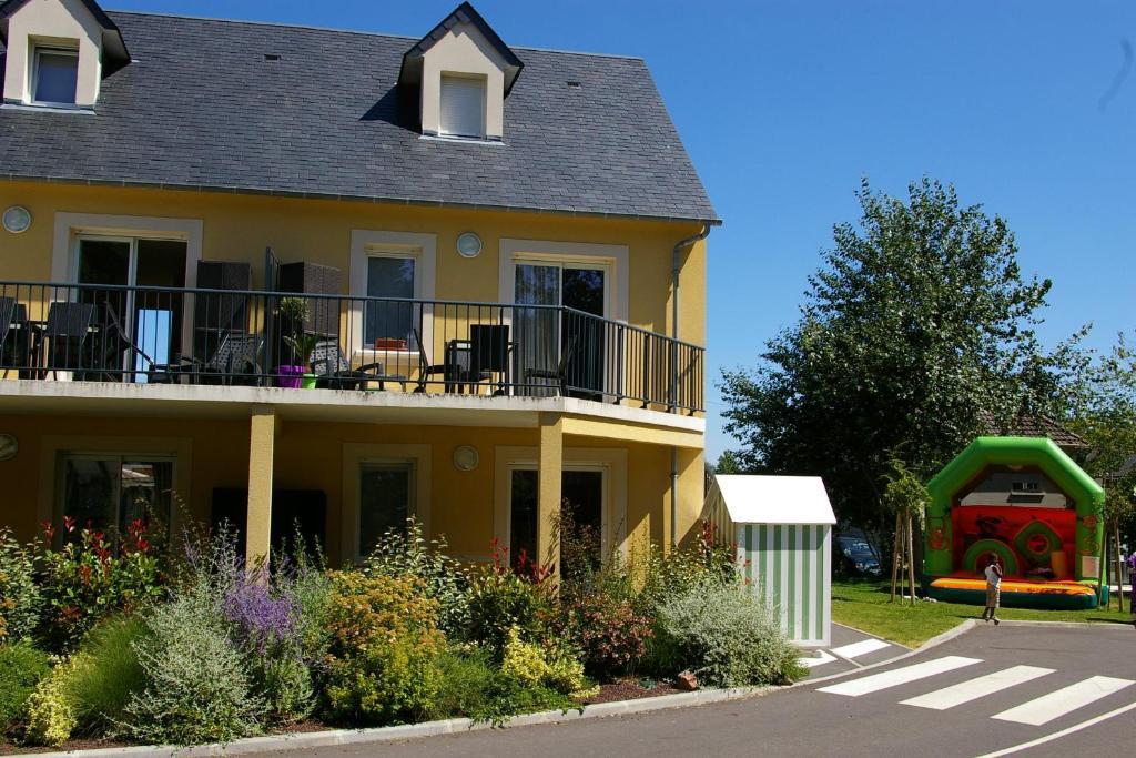 Residence Le Bois Flotte Merville-Franceville-Plage Exterior photo